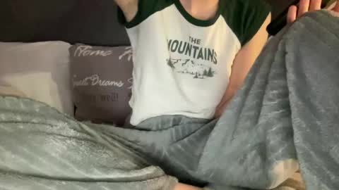 Snapshot of chase_vicky chatting on 10-18-25, 06:19 Vicky online show from 10-18-25, 06:19