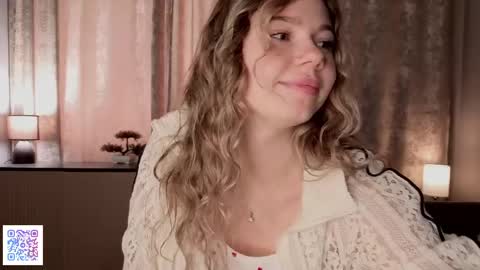 Emilia online show from 06-07-26, 04:38