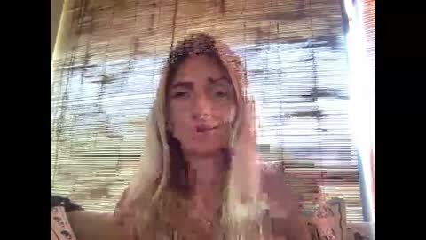 Snapshot of chasingsunsets_quinn chatting on 10-10-25, 12:53 Chasing Sunsets Quinn online show from 10-10-25, 12:53