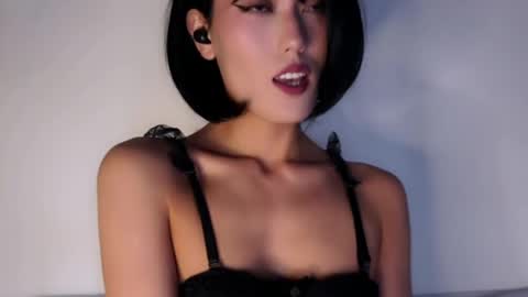 JASMINE   usually going live about 2 am UTC  online show from 05-05-26, 03:47