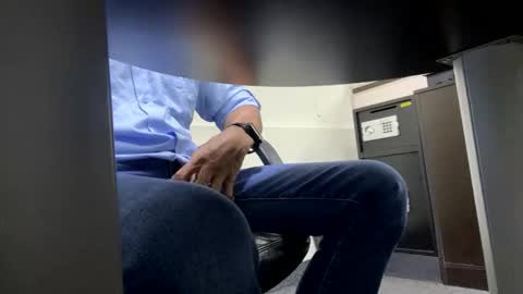 Snapshot of chatarrero68 chatting on 11-12-25, 02:28 chatarrero68 online show from 11-12-25, 02:28