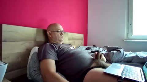 Snapshot of chatskor chatting on 11-11-25, 06:35 Egor Skornyakov online show from 11-11-25, 06:35