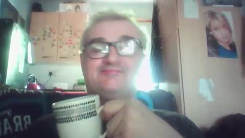Snapshot of chatubatelee555 chatting on 05-31-26, 01:07 lee online show from 05-31-26, 01:07