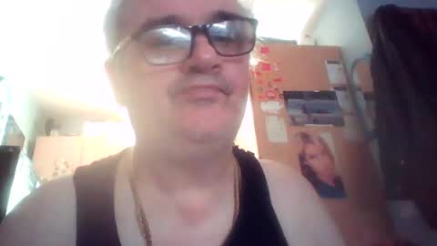 Snapshot of chatubatelee555 chatting on 07-08-26, 11:37 lee online show from 07-08-26, 11:37