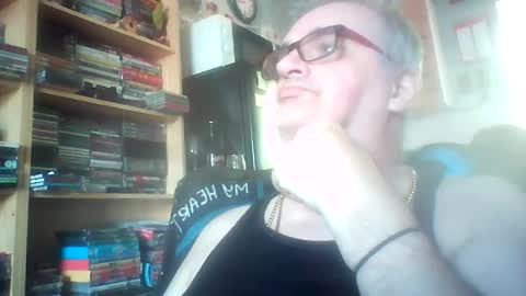 Snapshot of chatubatelee555 chatting on 07-13-26, 02:20 lee online show from 07-13-26, 02:20