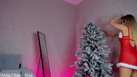 Snapshot of chatur_babes_ chatting on 12-15-24, 01:11 Im Elya inst Elya Elfie online show from 12-15-24, 01:11