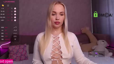 Snapshot of chatur_babes_ chatting on 02-27-25, 06:40 Im Elya inst Elya Elfie online show from 02-27-25, 06:40