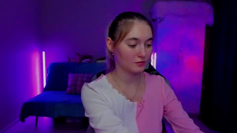 Snapshot of chatur_lady_ chatting on 12-08-24, 08:09 Betty online show from 12-08-24, 08:09
