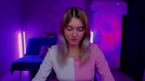 Snapshot of chatur_lady_ chatting on 12-10-24, 02:27 Betty online show from 12-10-24, 02:27