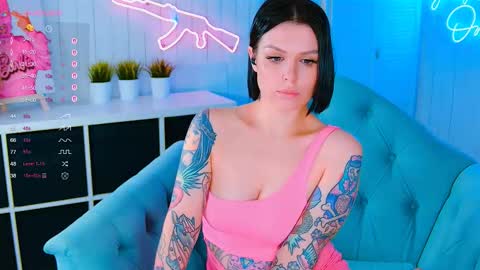 Snapshot of chaturkaterina chatting on 10-19-25, 02:56 Miss Harmony online show from 10-19-25, 02:56