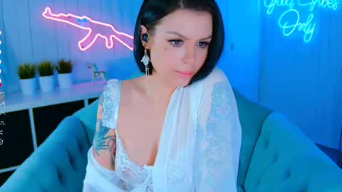 Snapshot of chaturkaterina chatting on 11-08-25, 03:39 Miss Harmony online show from 11-08-25, 03:39