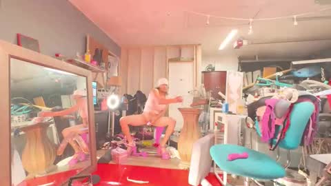 Snapshot of chavezechavez4207 chatting on 10-07-25, 05:48 MasterPRO online show from 10-07-25, 05:48