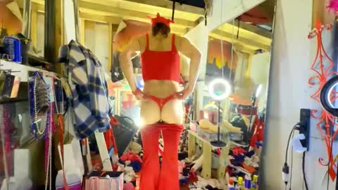 Snapshot of chavezechavez4207 chatting on 11-18-25, 09:03 MasterPRO online show from 11-18-25, 09:03