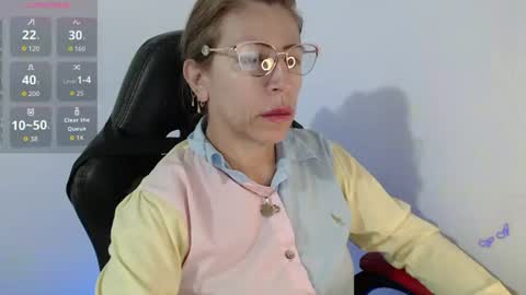 CHAYLA VICTORIA RUIZ  online show from 06-25-26, 10:20