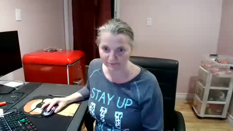 chealsiek online show from 11-06-25, 01:28