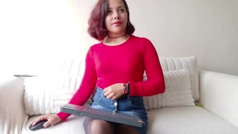 Snapshot of cheek_chic12 chatting on 02-11-26, 04:12 Regina Phalange online show from 02-11-26, 04:12