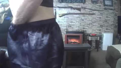 Snapshot of cheekers073163937 chatting on 04-14-26, 03:45 cheekers073163937 online show from 04-14-26, 03:45