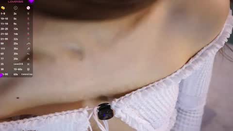 Snapshot of cheekie_breekie chatting on 02-17-26, 05:19 Lia online show from 02-17-26, 05:19