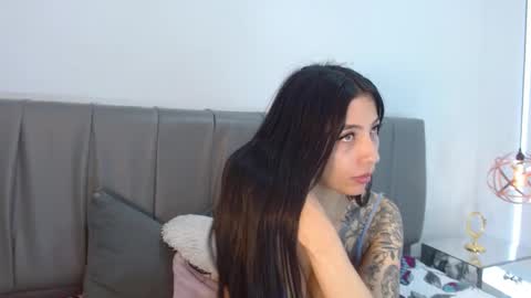 Snapshot of cheerlynn chatting on 01-11-25, 05:40 Cherlyn online show from 01-11-25, 05:40