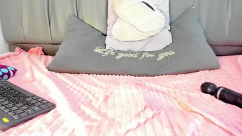 Snapshot of cheerlynn chatting on 02-06-25, 07:51 Cherlyn online show from 02-06-25, 07:51