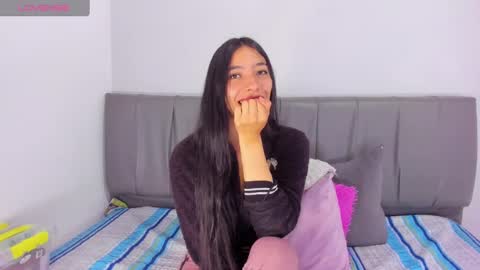 Snapshot of cheerlynn chatting on 09-09-25, 04:17 Cherlyn online show from 09-09-25, 04:17