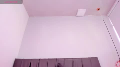 Snapshot of cheerlynn chatting on 09-15-25, 04:51 Cherlyn online show from 09-15-25, 04:51