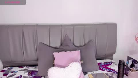 Snapshot of cheerlynn chatting on 10-15-25, 06:41 Cherlyn online show from 10-15-25, 06:41