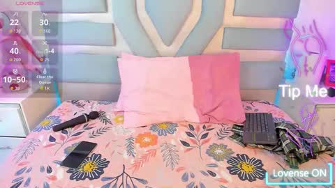 Snapshot of chel_18 chatting on 10-27-25, 08:02 chel online show from 10-27-25, 08:02