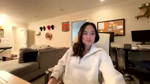 chellybear101 online show from 11-05-25, 02:00