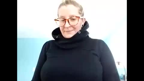 Chelsea online show from 12-24-24, 05:44