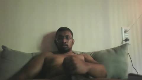 chennaibull1011 online show from 04-01-26, 11:33