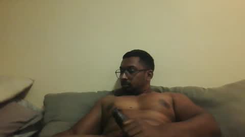 Snapshot of chennaibull1011 chatting on 05-11-26, 09:34 chennaibull1011 online show from 05-11-26, 09:34