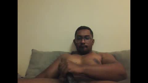 Snapshot of chennaibull1011 chatting on 05-12-26, 05:32 chennaibull1011 online show from 05-12-26, 05:32