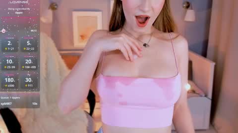Snapshot of cheril_lady chatting on 01-11-25, 09:04 Cheril follow me online show from 01-11-25, 09:04