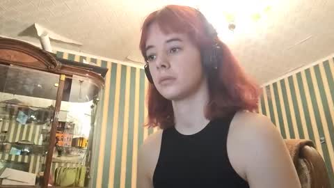Snapshot of cherisegatchel chatting on 03-06-26, 06:04 Emely online show from 03-06-26, 06:04