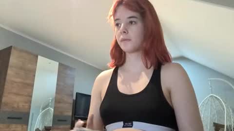 Snapshot of cherisegatchel chatting on 03-08-26, 04:22 Emely online show from 03-08-26, 04:22