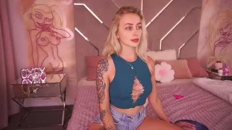 Snapshot of cherrishlulu chatting on 06-25-26, 01:59 Ami online show from 06-25-26, 01:59