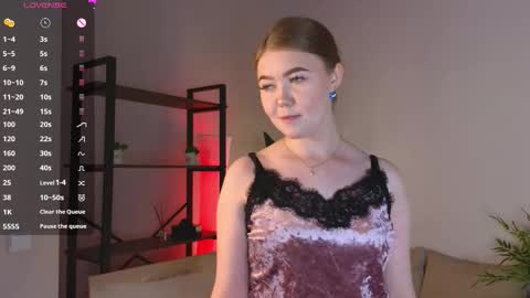 Lina online show from 09-13-25, 04:34