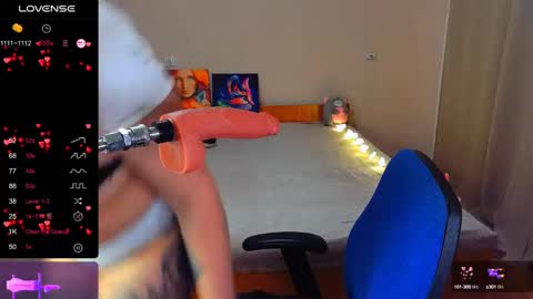 Snapshot of cherry__girl_ chatting on 12-12-24, 05:04 Emily online show from 12-12-24, 05:04