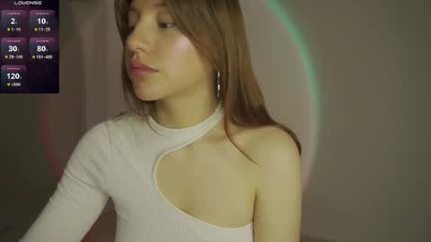 Snapshot of cherry__peach chatting on 09-28-25, 01:49 Holly online show from 09-28-25, 01:49