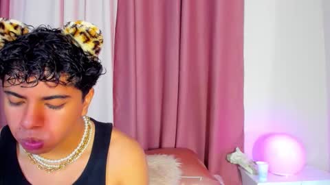 cherry_blossom77 online show from 02-01-26, 12:59