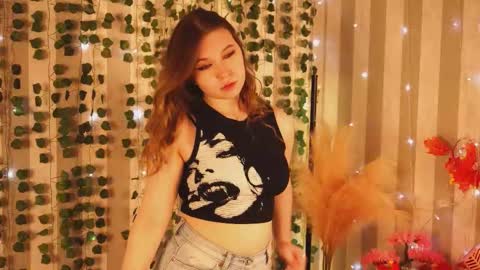 Snapshot of cherry_cheeky_juice chatting on 11-12-25, 06:30 Di online show from 11-12-25, 06:30