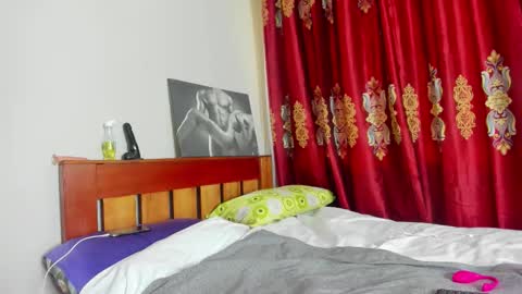 Snapshot of cherry_falls chatting on 10-25-25, 08:33 cherry_falls online show from 10-25-25, 08:33