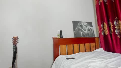 Snapshot of cherry_falls chatting on 10-31-25, 08:32 cherry_falls online show from 10-31-25, 08:32