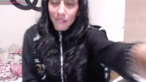 Snapshot of cherry_hc chatting on 10-15-25, 01:33 Nezumy Rey online show from 10-15-25, 01:33