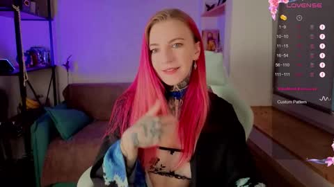 Snapshot of cherry_roxy chatting on 11-17-25, 06:30 Roxy online show from 11-17-25, 06:30