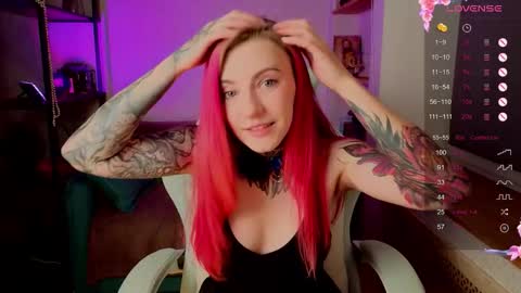 Snapshot of cherry_roxy chatting on 11-27-25, 06:15 Roxy online show from 11-27-25, 06:15