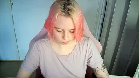 cherrybaby_0 online show from 06-17-26, 02:07