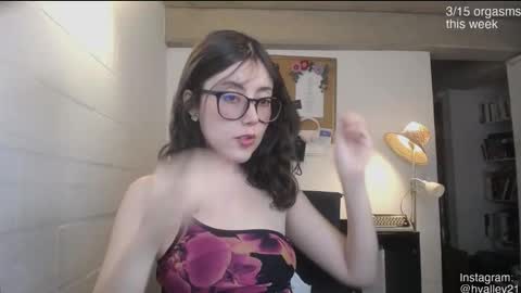 Snapshot of cherrybunny21 chatting on 02-19-26, 12:06 Sarah Prez online show from 02-19-26, 12:06