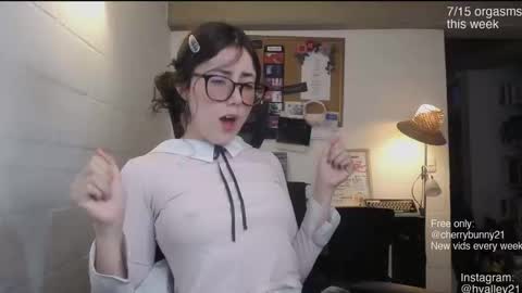 Snapshot of cherrybunny21 chatting on 02-28-26, 11:28 Sarah Prez online show from 02-28-26, 11:28